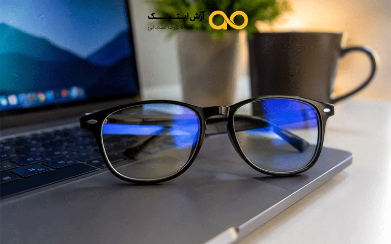عینک بلوکات چیست و برای چه کسانی مناسب است؟